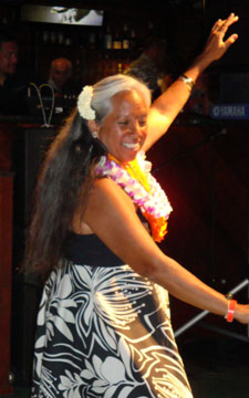 Kumu Hula Mapuana de Silva Kumu Hula Mapuana de Silva